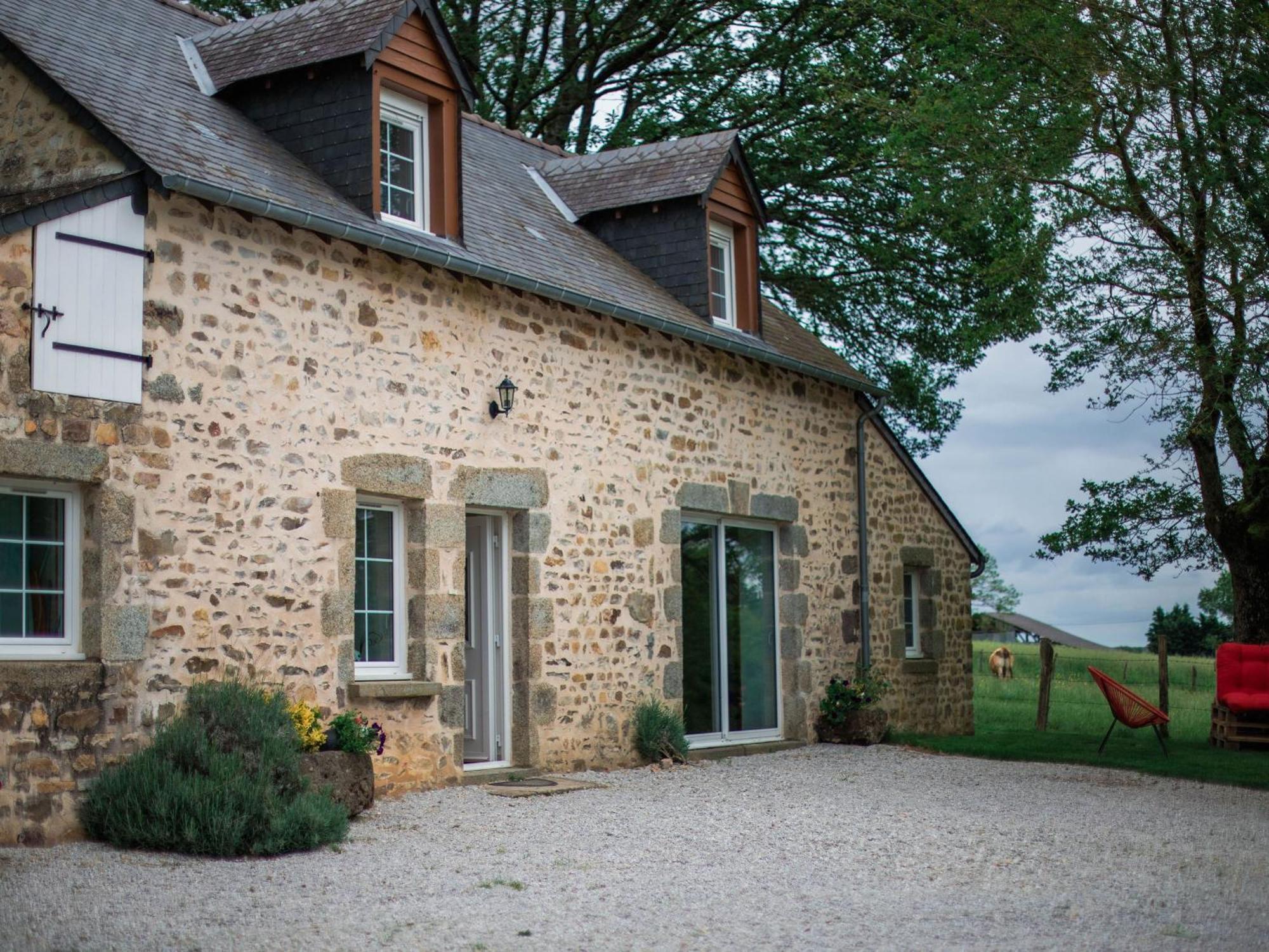 Gite De Charme Renove Avec Cheminee, Terrasse Et Proche Randonnees - Capacite 13 Pers. - Fr-1-410-179 Saint-Léonard-des-Bois Екстериор снимка