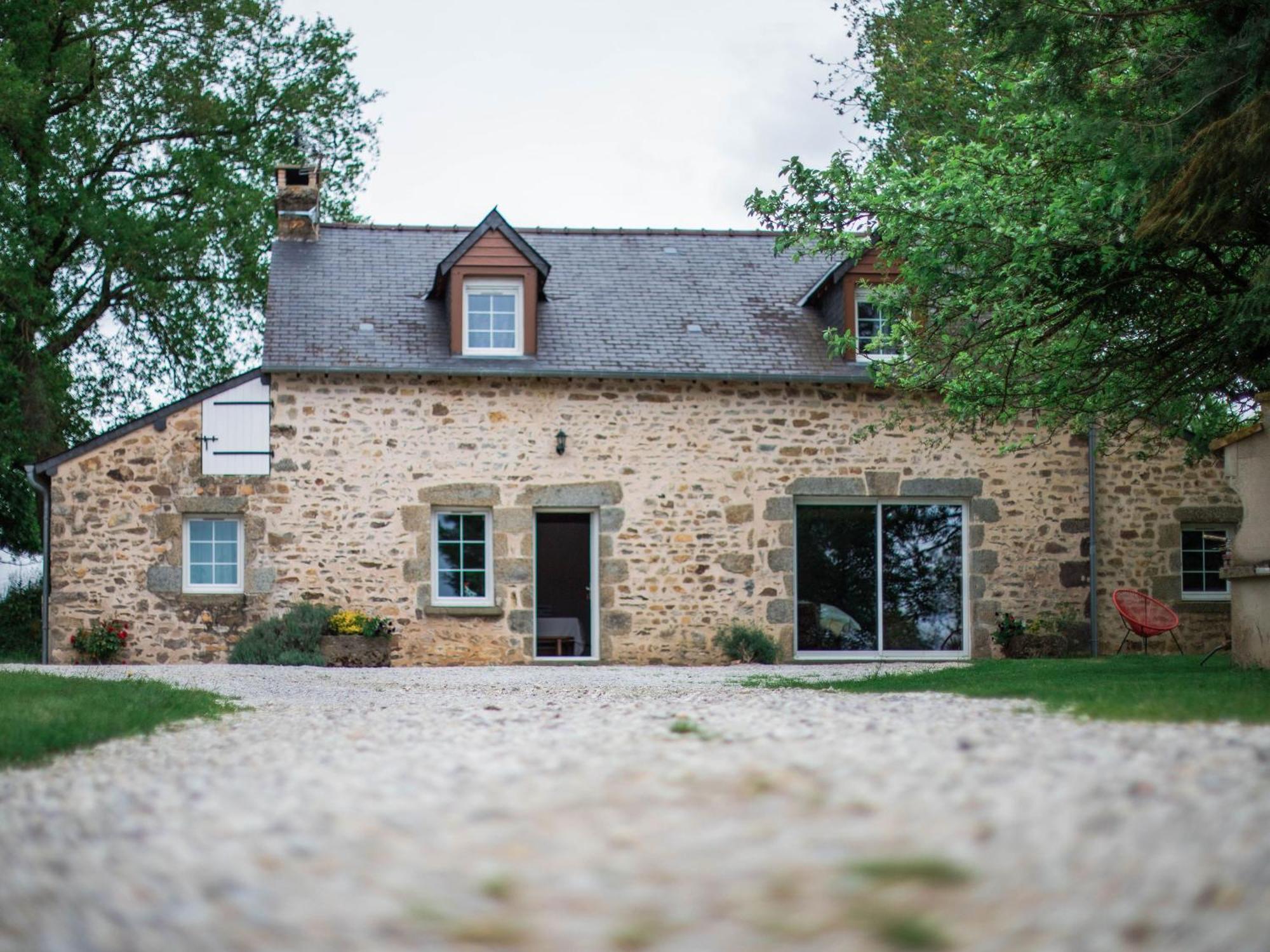 Gite De Charme Renove Avec Cheminee, Terrasse Et Proche Randonnees - Capacite 13 Pers. - Fr-1-410-179 Saint-Léonard-des-Bois Екстериор снимка